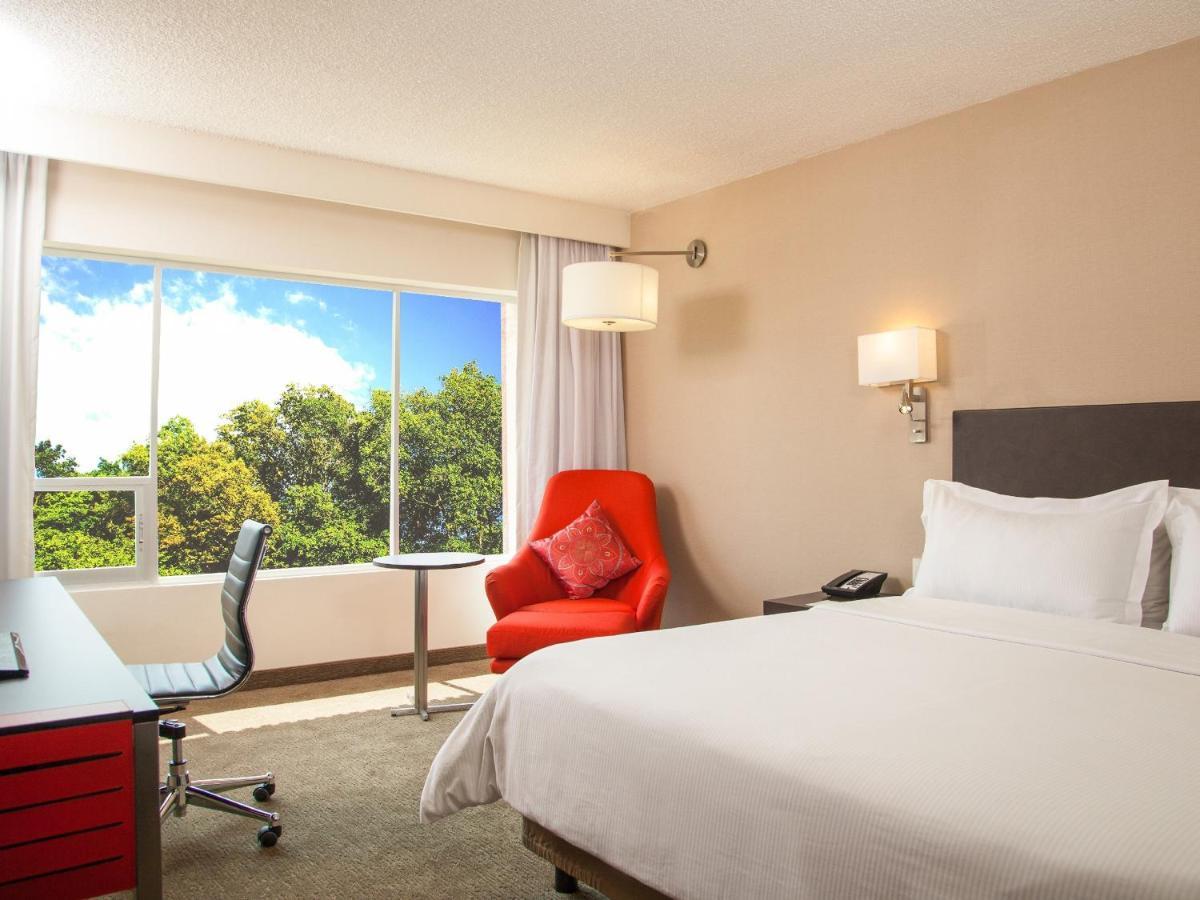 Fiesta Inn Guadalajara Aeropuerto Las Pintas Экстерьер фото