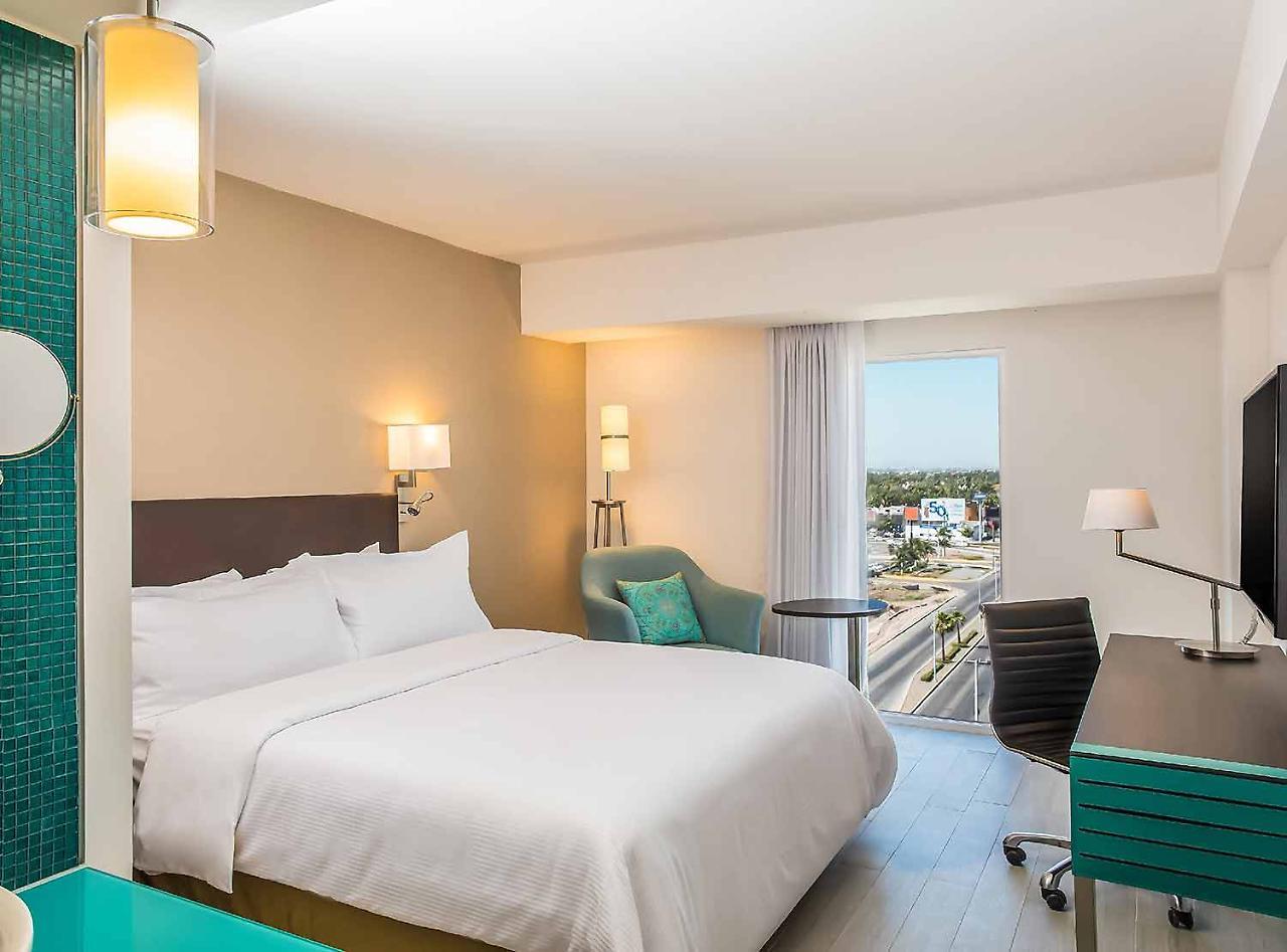 Fiesta Inn Guadalajara Aeropuerto Las Pintas Экстерьер фото